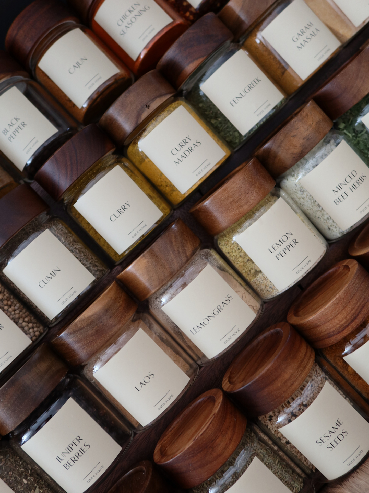 Gewürzgläser mit Etiketten, Set Glas-Gewürzgläser, Gewürzgläser mit Holzdeckel, Gewürzgläser mit Bambusdeckel, Gewürzgläser mit Akazienholzdeckel, quadratische Gewürzgläser, runde Gewürzgläser, luftdichte Gewürzgläser, Gewürzgläser mit Streudeckel, Gewürzgläser mit Schraubdeckel, Gewürzgläser mit Aufklebern, Gewürzgläser mit Etiketten, Gewürzgläser mit schwarzem Deckel, Gewürzschubladen-Organizer, ausziehbarer Gewürz-Organizer, Gewürze organisieren