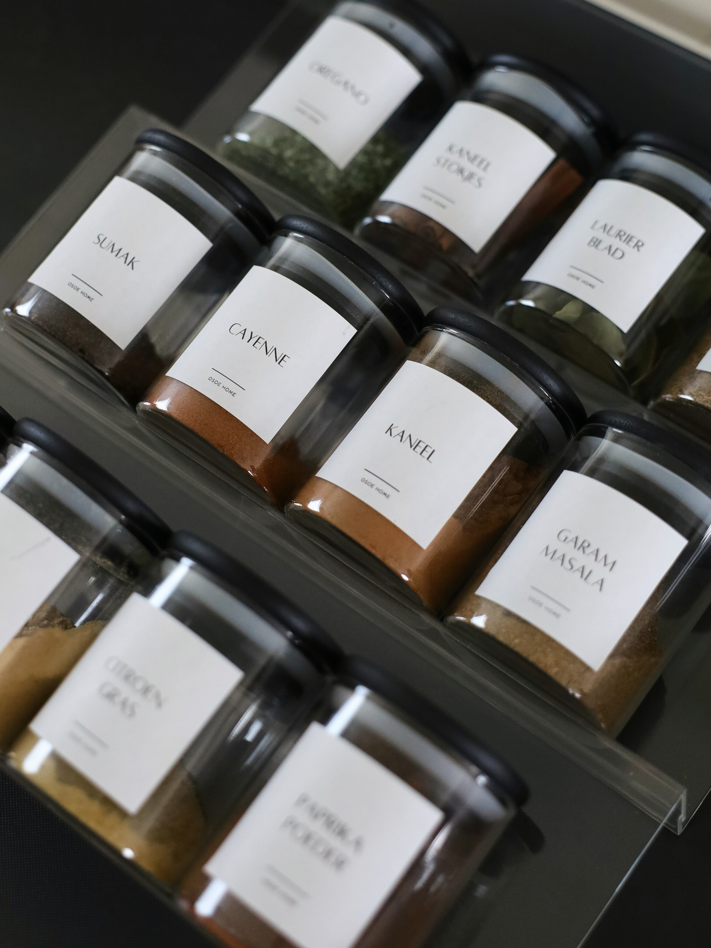 Kruidenpotjes met strooideksel. Kruidenpotjes vierkant rond. Kruidenrek. Kruidenpotjes glas. Deksel hout bamboe acacia. Kruidenpotjes met stickers labels etiketten. Kruidenpotje glazen. Kruiden bewaren. Kruiden organizer. Kruiden organizer lade. Kruiden organiseren. Kruiden organizer uitschuifbaar. Set. Schroefdeksel. Kruidenpotje zwart. Luchtdicht. Keuken organiseren. Kruidenpotje Temu. Spice jar. Spice jars with labels. Bamboo spice jar. Spice jar wood. Pot à herbes. Kräuterglas. Home organizing.