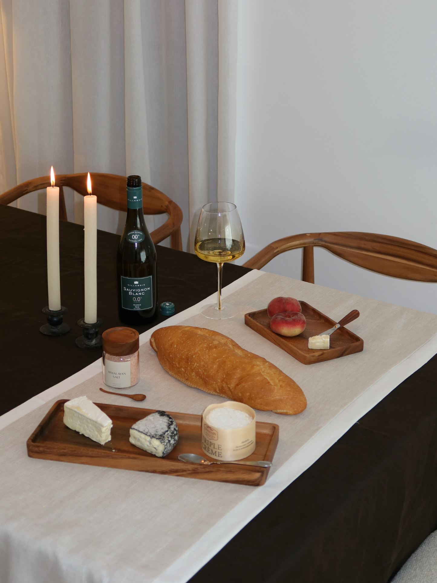 Houten plate dispensers. Houten opbergers voor keuken of badkamer. Voorraadpot en kruidenpotje hout. Organizer en ladeverdeler. Houten schaal of fruitschaal. Kleine houten lepel. Licht of donker hout. Wooden plate dispensers. Wood organizers for kitchen or bathroom. Glass jar with wooden lid. Wooden spice jar. Drawer divider and organizer. Wooden bowl or fruit bowl. Small wooden spoon. Bamboo spoon. Light or dark wood. Holzaufbewahrung für Küche oder Bad. Rangement en bois pour cuisine ou salle de bain.