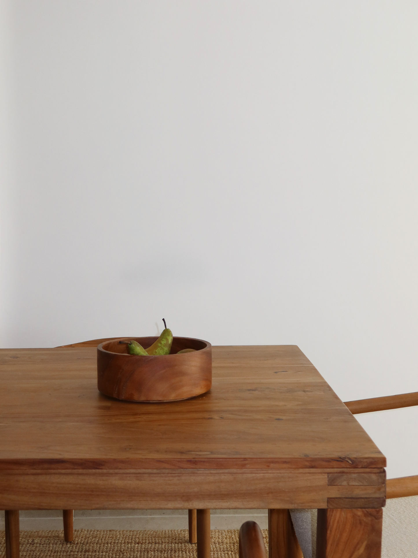 Houten fruit schaal. Borneo. Houten opbergers voor keuken of badkamer. Voorraadpot en kruidenpotje hout. Organizer en ladeverdeler. Houten schaal of fruitschaal. Kleine houten lepel. Licht of donker hout. Wooden fruit bowl. Wood organizers for kitchen or bathroom. Glass jar with wooden lid. Wooden spice jar. Drawer divider and organizer. Wooden bowl or fruit bowl. Small wooden spoon. Bamboo spoon. Light or dark wood. Holzaufbewahrung für Küche oder Bad. Rangement en bois pour cuisine ou salle de bain.