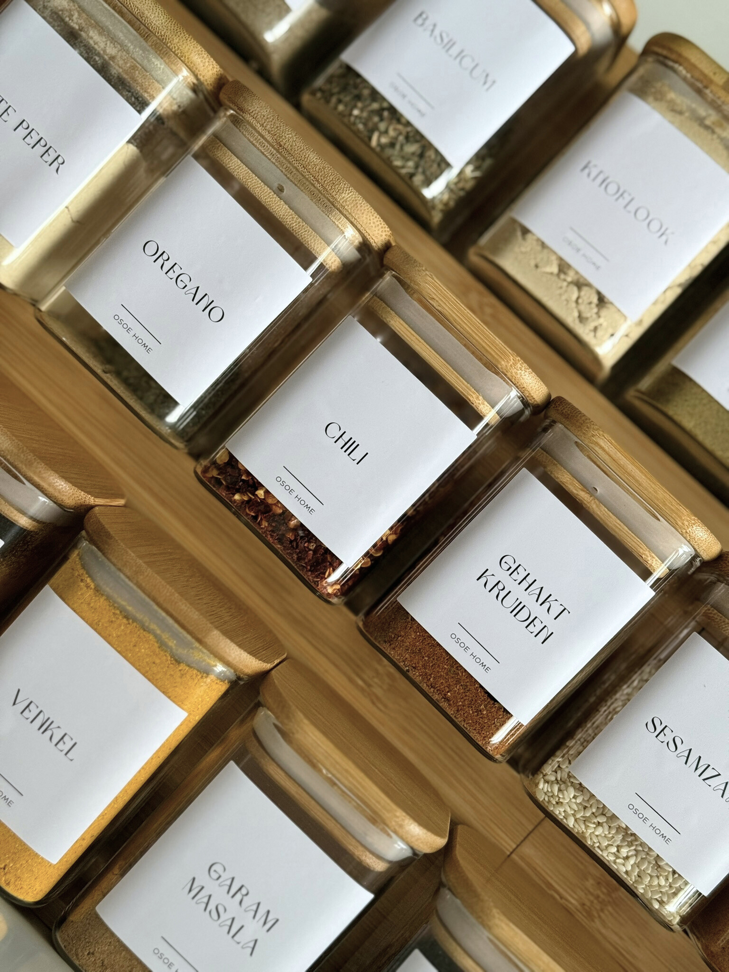 kruidenpotjes met labels; glazen kruidenpotjes set; kruidenpotjes met houten deksel; kruidenpotjes bamboe deksel; kruidenpotjes acacia deksel; vierkante kruidenpotjes; ronde kruidenpotjes; luchtdichte kruidenpotjes; kruidenpotjes met strooideksel; kruidenpotjes met schroefdeksel; kruidenpotjes met stickers; kruidenpotjes met etiketten; kruidenpotjes zwart deksel; kruiden organizer lade; uitschuifbare kruiden organizer; kruiden organiseren keuken; kruiden bewaren glazen potjes; keuken organiseren kruidenrek;