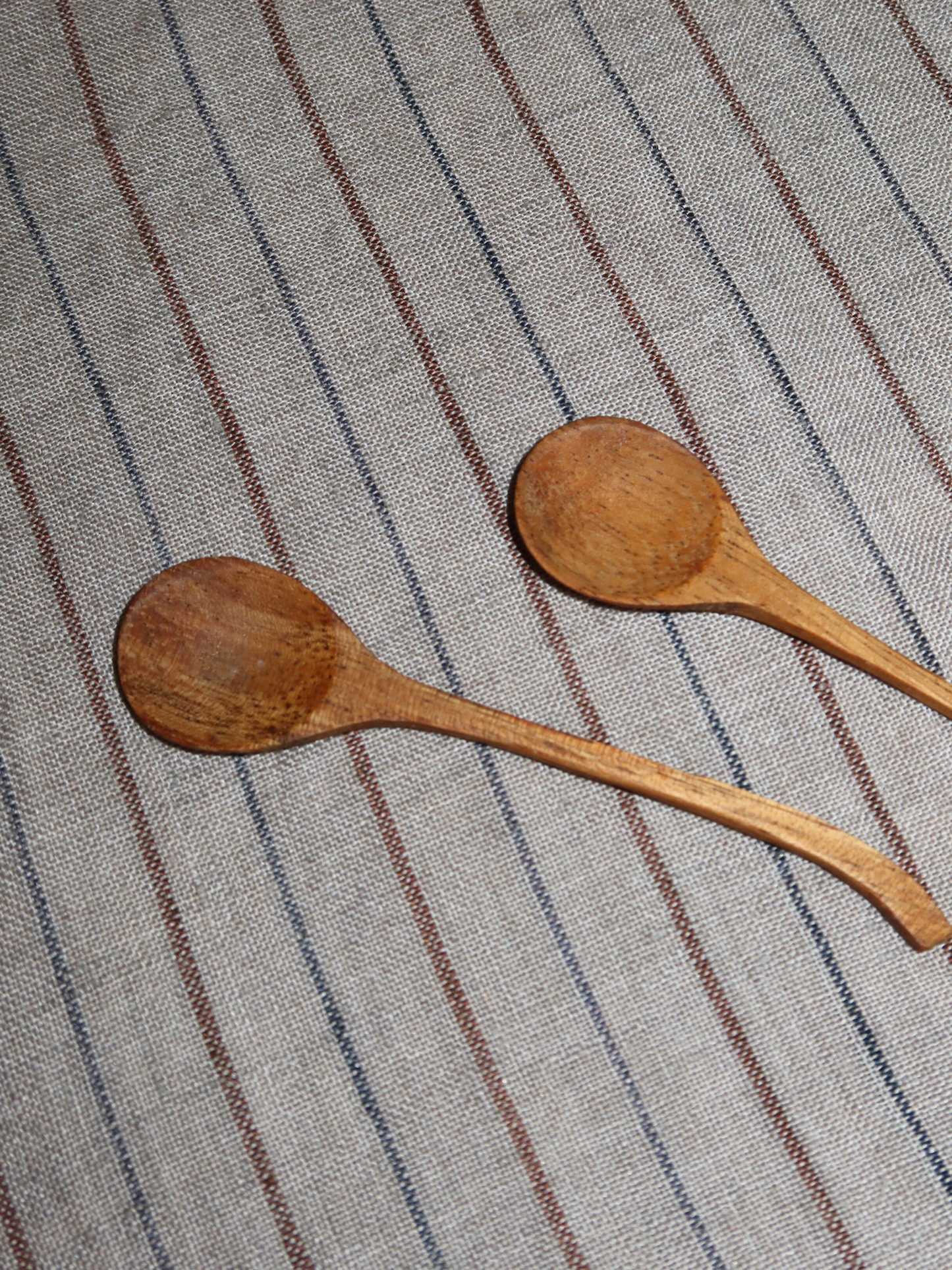 Klein houten kruidenlepeltje, houten kruidenlepel, lepeltje voor kruidenpotje, praktisch kruidenlepeltje, houten keukenaccessoire, houten doseerlepeltje voor kruiden, kruidenlepeltje van natuurlijk hout, accessoire voor kruidenpotjes, keuken organizer lepeltje, houten lepeltje voor kruiden, compact kruidenlepeltje, milieuvriendelijk kruidenlepeltje, keukenhulpmiddel voor home organizing, hulpmiddel voor kruidenpotjes, klein houten lepeltje, kruidenpotjes, met labels, kruidenpot.