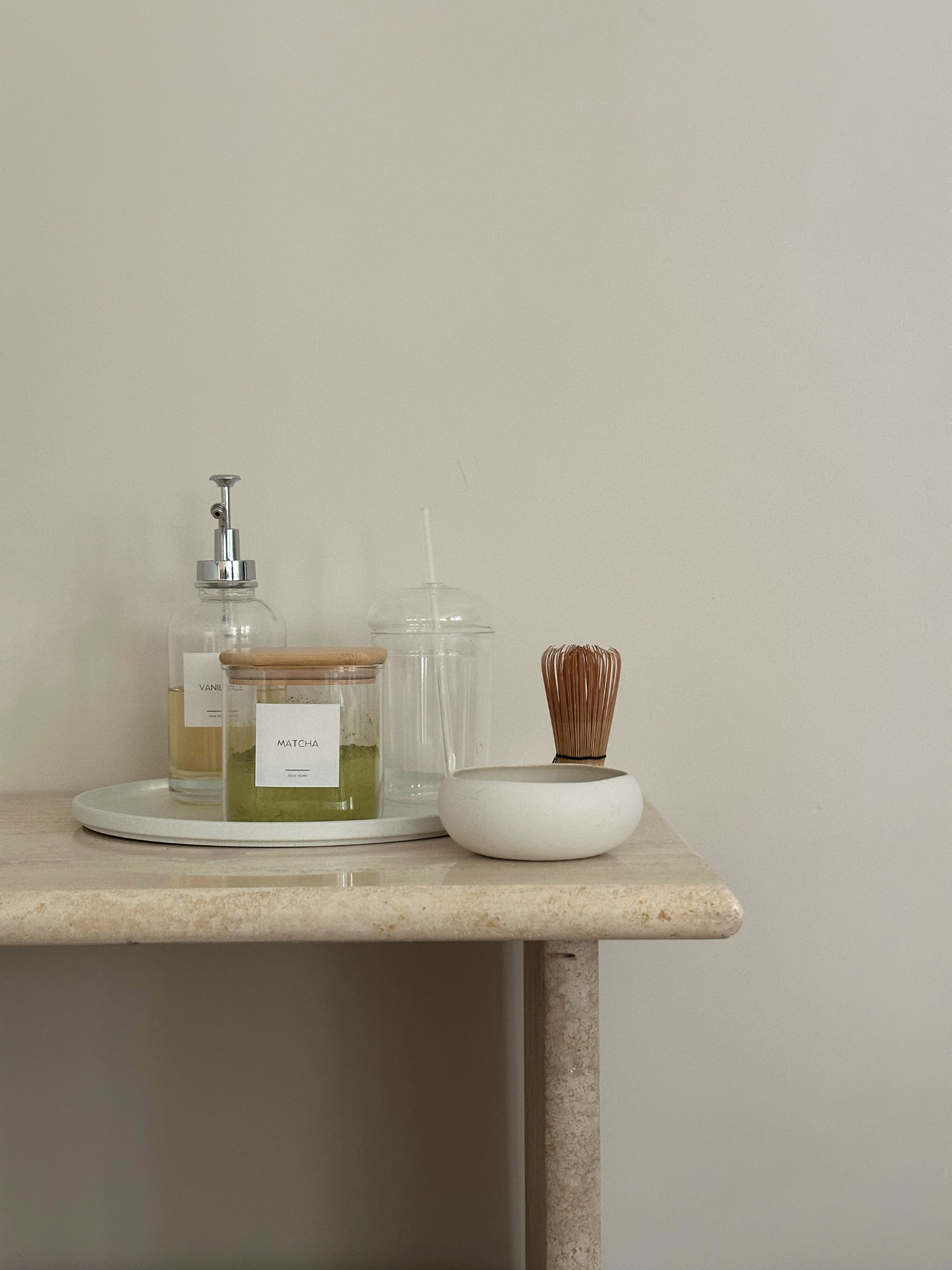 Vierkante glazen voorraadpot in 4 maten met luchtdicht bamboe deksel. Voorraadpot voor bloem, rijst, pasta en droge voeding. Stijlvolle voorraadpot met natuurlijke uitstraling. Glazen keukenpot met houten deksel. Geschikt voor IKEA-organizing, Blokker en Action-stijl pantry’s. Voorraadpotten set, luchtdicht, stapelbaar en duurzaam. Perfect voor een georganiseerde keuken, keukenkast of voorraadlade. Natuurlijk opbergen met bamboe organizers en transparante opbergoplossingen.