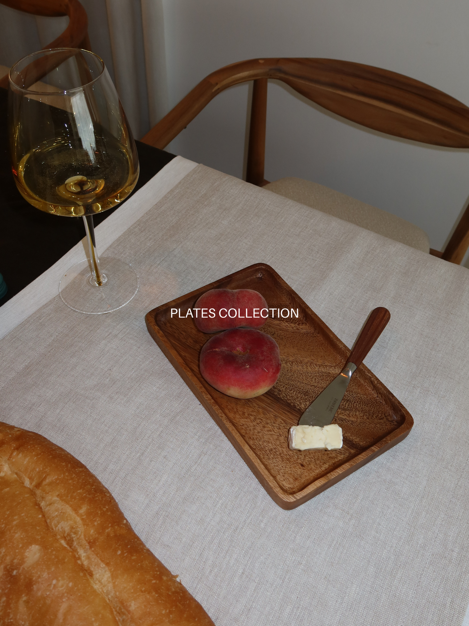 onderzetters, placemats, borden, assiettes, plates, tafelaccessoires, dining essentials, minimal design, naturel materialen, keramiek, bois, linen texture, scandinavian style, stijlvolle tafel