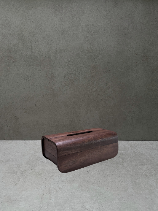 Houten tissue box. Doos doekjes. Houten opbergers voor keuken of badkamer. Voorraadpot en kruidenpotje hout. Organizer en ladeverdeler. Houten schaal of fruitschaal. Kleine houten lepel. Licht of donker hout. Tissue box wood. Wood organizers for kitchen or bathroom. Glass jar with wooden lid. Wooden spice jar. Drawer divider and organizer. Wooden bowl or fruit bowl. Small wooden spoon. Bamboo spoon. Light or dark wood. Holzaufbewahrung für Küche oder Bad. Rangement en bois pour cuisine ou salle de bain.