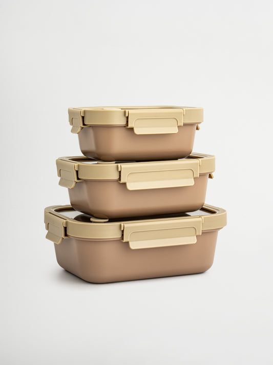 Oven-safe, toxin-free and aesthetic, Azık combines deep brown ceramic tones with a clear plastic lid and soft beige details. Functional yet elegant, perfect for mindful storage, heating and organization. Available in three sizes, ideal for snacks, yogurt or full meals. The ceramic bowl (without lid) is oven-safe. Non-toxic, BPA-free and durable, Azık brings calm and beauty to any kitchen, fridge or pantry.