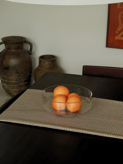 A refined foundation for your fruit display. The Shin glass bowl is a generously sized, heavyweight piece designed to present fruit in a natural and elevated way. Its crystal-clear appearance beautifully highlights everything inside — from fresh apples to vibrant citrus — turning everyday essentials into a thoughtful centerpiece.
With its soft curves and minimalist silhouette, Shin doubles as a decorative object, bringing calm structure to your kitchen or dining table.  Keeps your counter top clutter-free.