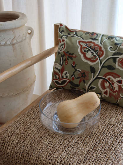 An elegant base for your fruit, Glass Bowl Shin is a spacious, large glass bowl perfect for displaying fruit in a natural and stylish way. Its clear, glass-like appearance highlights everything inside, from juicy apples to colorful citrus, making your presentation stand out. With soft curves and a minimalist design, Shin doubles as a decorative object. Made from clear, durable borosilicate glass, it is strong yet lightweight, adding a fresh and elegant touch to any table or kitchen.