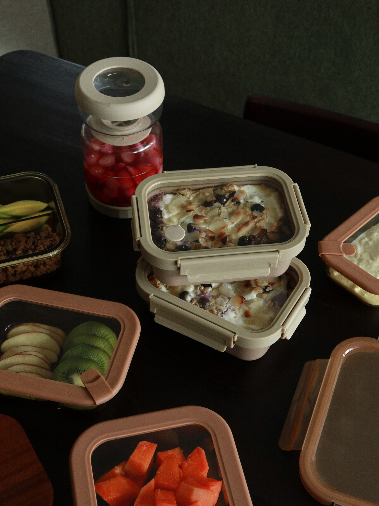 Azık blends beauty with everyday function. The deep brown ceramic, clear lid, and soft beige details create a calm, cohesive look.
Perfect for snacks, yogurt, or full meals, it moves easily from fridge to table. Available in three sizes to keep your refrigerator or pantry organized. The ceramic bowl (without lid) is oven-safe.
Non-toxic, BPA-free, and durable — designed to simplify and elevate daily kitchen routines.