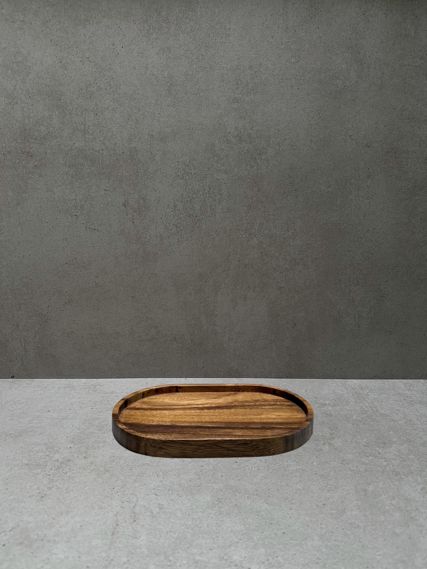 Houten plate dispensers. Houten opbergers voor keuken of badkamer. Voorraadpot en kruidenpotje hout. Organizer en ladeverdeler. Houten schaal of fruitschaal. Kleine houten lepel. Licht of donker hout. Wooden plate dispensers.  Wood organizers for kitchen or bathroom. Glass jar with wooden lid. Wooden spice jar. Drawer divider and organizer. Wooden bowl or fruit bowl. Small wooden spoon. Bamboo spoon. Light or dark wood. Holzaufbewahrung für Küche oder Bad. Rangement en bois pour cuisine ou salle de bain.