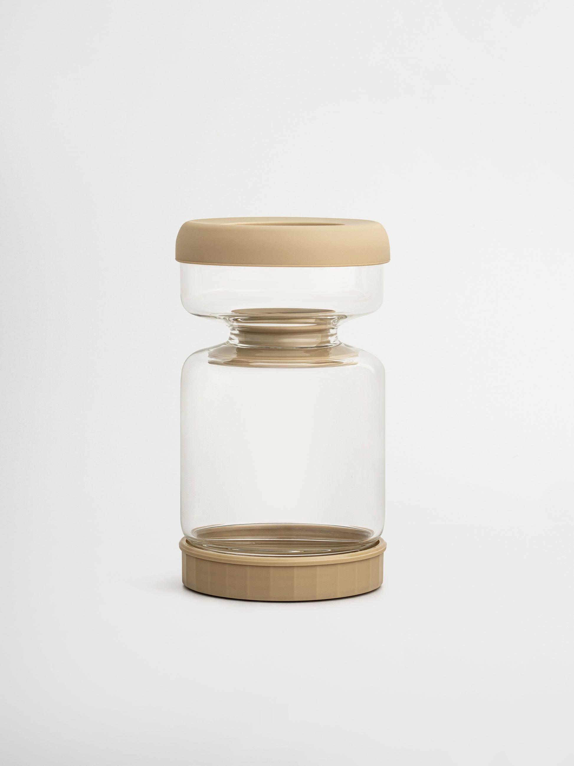 Hygienic and convenient: no more digging with your fingers. With Torshi, you never have to awkwardly reach into the jar to retrieve pickles or other preserved treats. The glass holder with a soft beige finish provides a clean, practical way to store and serve your pickles, keeping your fridge tidy and everything fresh and organized. Made from high-quality, BPA-free, and non-toxic glass, Torshi is safe, durable, and resistant to odors and stains. Easy to clean and designed for everyday use, it’s a conscious 