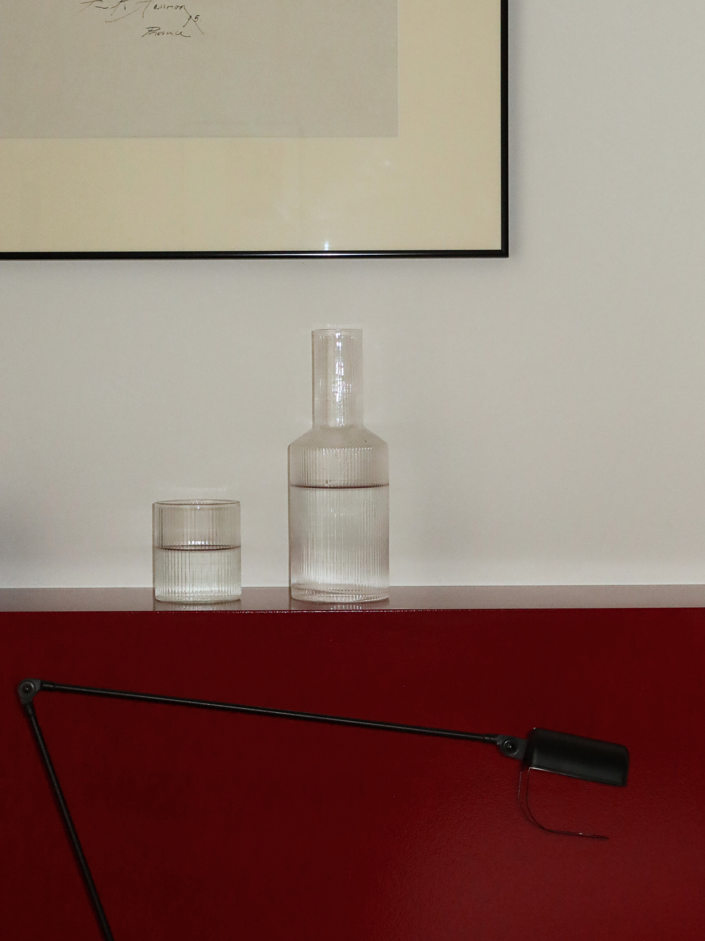 Glass Yuki with a straight shape and elegant grooves, perfect for styling your table beautifully without being too bold. The grooved design catches the light beautifully and gives water, soft drinks, or chilled beverages that extra touch of refinement. Made from durable, heat-resistant borosilicate glass, it’s strong enough for daily use while adding a restaurant-like elegance to your setting. Sold individually and can be paired with the matching carafe (sold separately) for a complete set.