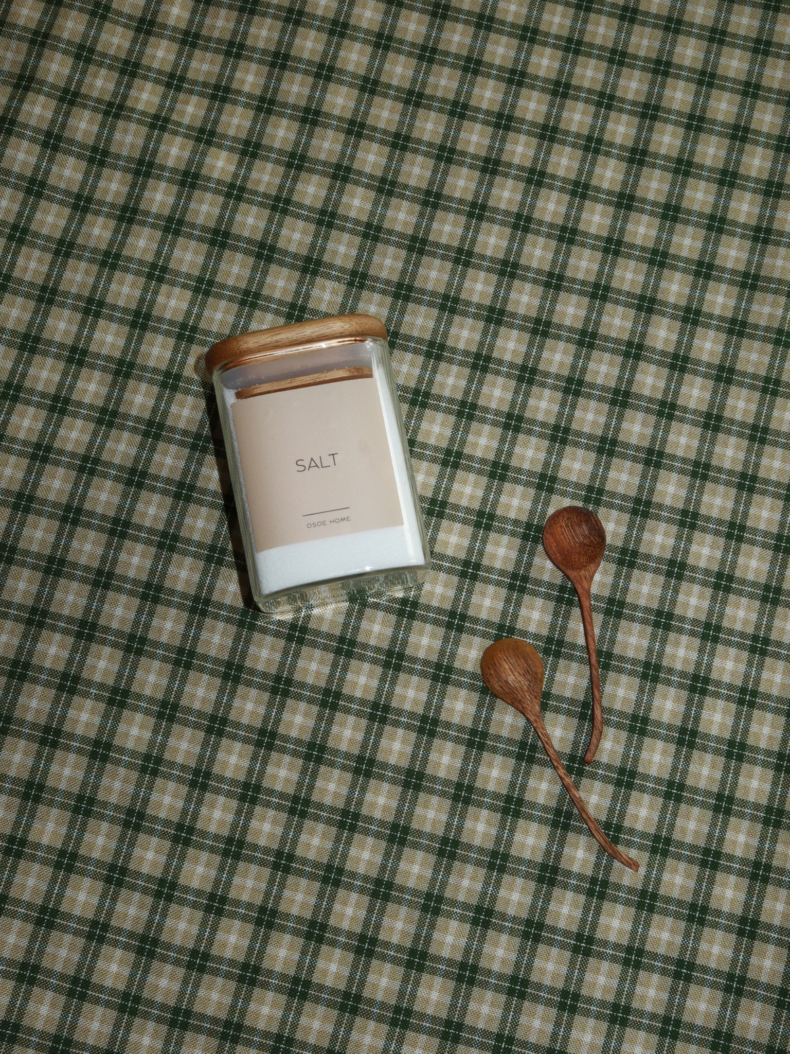 Small wooden spice spoon made from natural wood – the perfect addition to your spice jars. This compact wooden measuring spoon fits easily into spice jars with or without labels and allows for clean, precise scooping.
As an eco-friendly wooden kitchen utensil, it combines functionality with natural aesthetics. Whether used as an accessory for spice jars, a practical kitchen organization tool, or a helper for your home organizing routine, this wooden spice spoon keeps your kitchen tidy and efficient.
