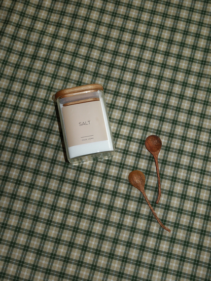 Small wooden spice spoon made from natural wood – the perfect addition to your spice jars. This compact wooden measuring spoon fits easily into spice jars with or without labels and allows for clean, precise scooping.
As an eco-friendly wooden kitchen utensil, it combines functionality with natural aesthetics. Whether used as an accessory for spice jars, a practical kitchen organization tool, or a helper for your home organizing routine, this wooden spice spoon keeps your kitchen tidy and efficient.