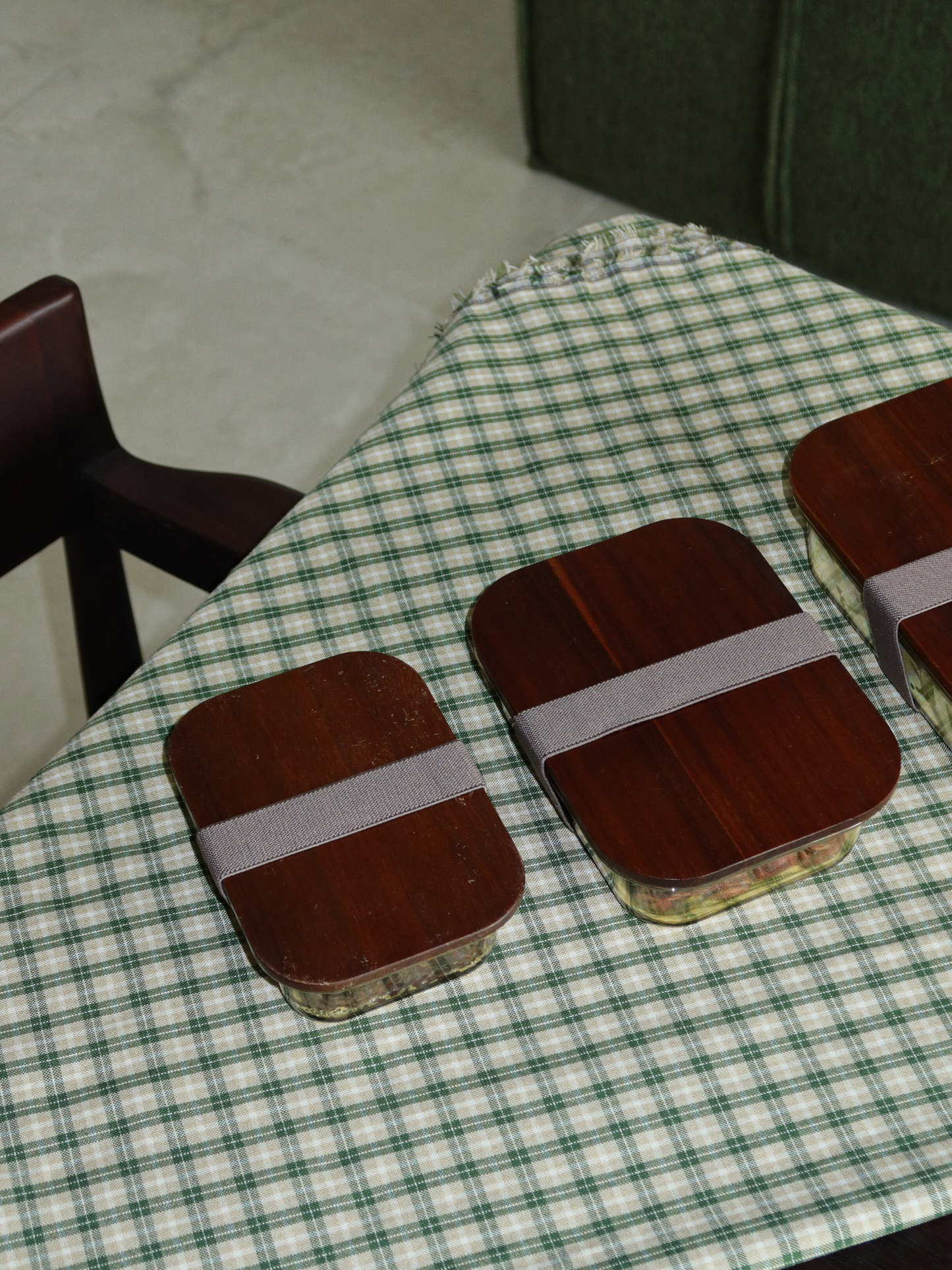 Store in style with Tamar, crafted from amber glass and finished with a wooden lid. Functional yet elegant, it’s ideal for mindful storage, reheating, and organizing. Available in three sizes, with the smallest perfect for yogurt, nuts, or snacks. The glass bowl (without lid) is oven-safe, allowing you to heat meals directly. A matching elastic band keeps the lid securely in place.
Tamar is toxin-free, PFAS-free, BPA-free, and microplastic-free — designed for safe, conscious, and durable everyday use.