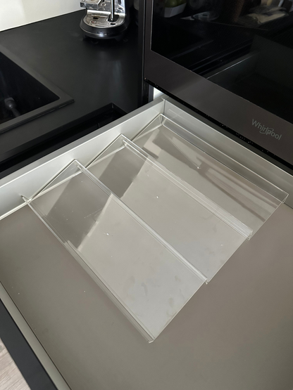 Transparent acrylic spice rack Ayla for organizing up to 15 Osoe Home spice jars in a clean and organized kitchen drawer, made from durable clear acrylic with a minimalist and space-saving design that perfectly fits modern kitchens, ideal for organized spice storage, drawer organization and creating a calm clutter-free kitchen aesthetic with easy access to herbs and spices while cooking, while also adding a luxurious and perfectly organized pantry look to your kitchen interior.