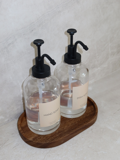Round wooden organizing plate crafted from natural wood, designed as a stylish kitchen countertop tray for spice jars, oil and vinegar dispensers, soap dispensers, seasoning containers, and everyday kitchen accessories. This minimalist wooden organiser provides an elegant and durable storage solution for keeping countertops neat, organised, and clutter-free while complementing modern, Scandinavian, farmhouse, and rustic home décor.