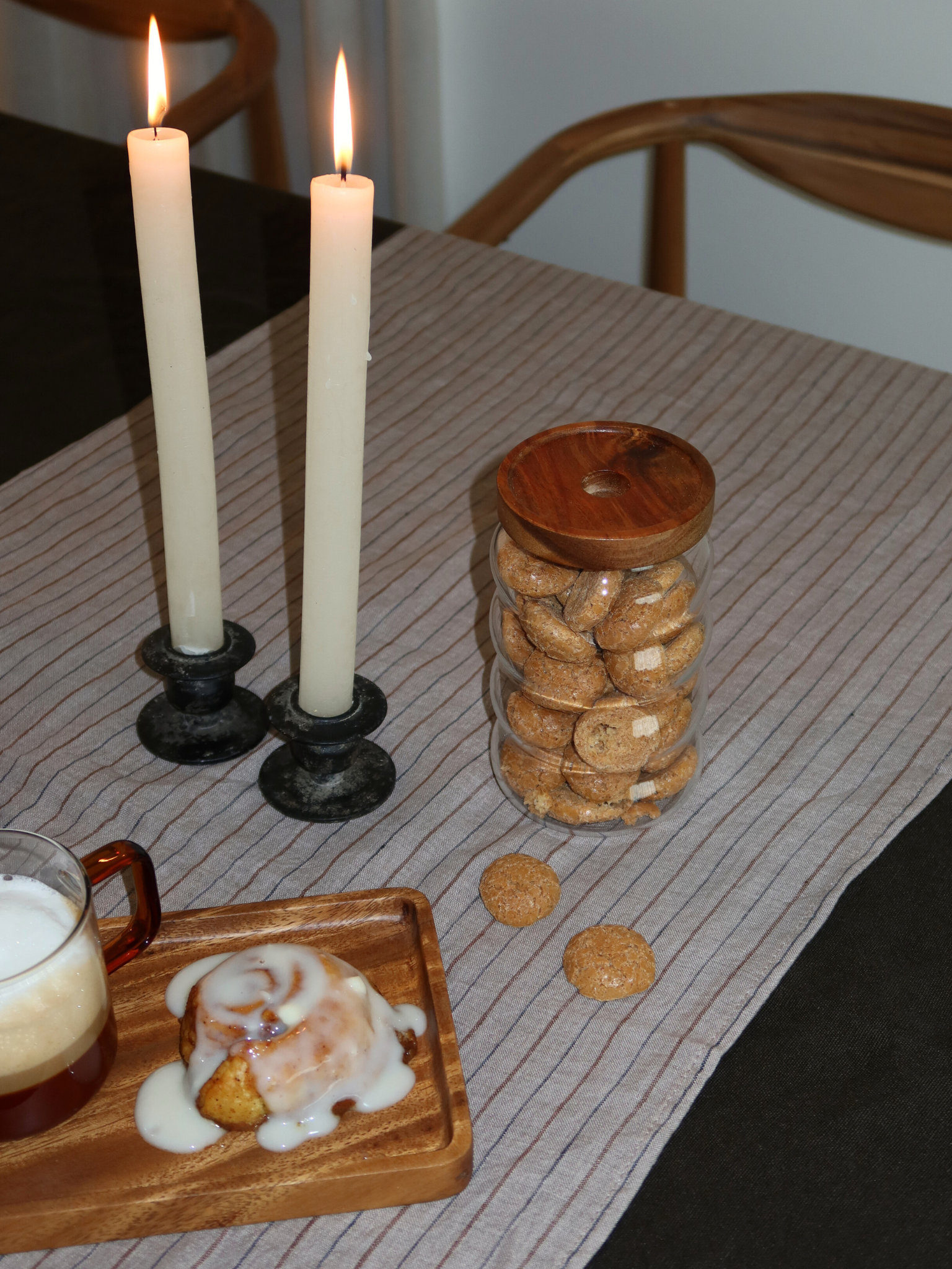 runde Aufbewahrungsglas Wellenform Acacia-Deckel, rundes Aufbewahrungsglas mit Wellenform, Aufbewahrungsglas wellenförmig, Aufbewahrungsglas mit Akazienholzdeckel, Aufbewahrungsglas brauner Deckel, Aufbewahrungsglas mit natürlichem Holzdeckel, luftdichtes Aufbewahrungsglas, stilvolles Design Aufbewahrungsglas, Aufbewahrungsglas mit Schraubdeckel, transparentes Aufbewahrungsglas, Küchenorganizer Aufbewahrungsglas, Aufbewahrungsglas Set, Aufbewahrungsglas klein und groß, Aufbewahrungsglas mit Etikett, Aufbewa