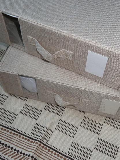beiger Bettlaken-Organizer, Leinen-Aufbewahrungsorganizer, Bettwäsche-Aufbewahrung, Stoff-Organizer beige, Schlafzimmer-Aufbewahrungslösung, Home Organizing Leinen, beige Stoffaufbewahrung, Bettwäsche-Organizer, Kleiderschrank-Organizer beige, platzsparender Bettlaken-Halter, Aufbewahrung in neutralen Farben, Schlafzimmer-Organisation, Home-Organisation Aufbewahrung, weicher Stoff-Organizer, ordentliche Bettwäsche-Aufbewahrung