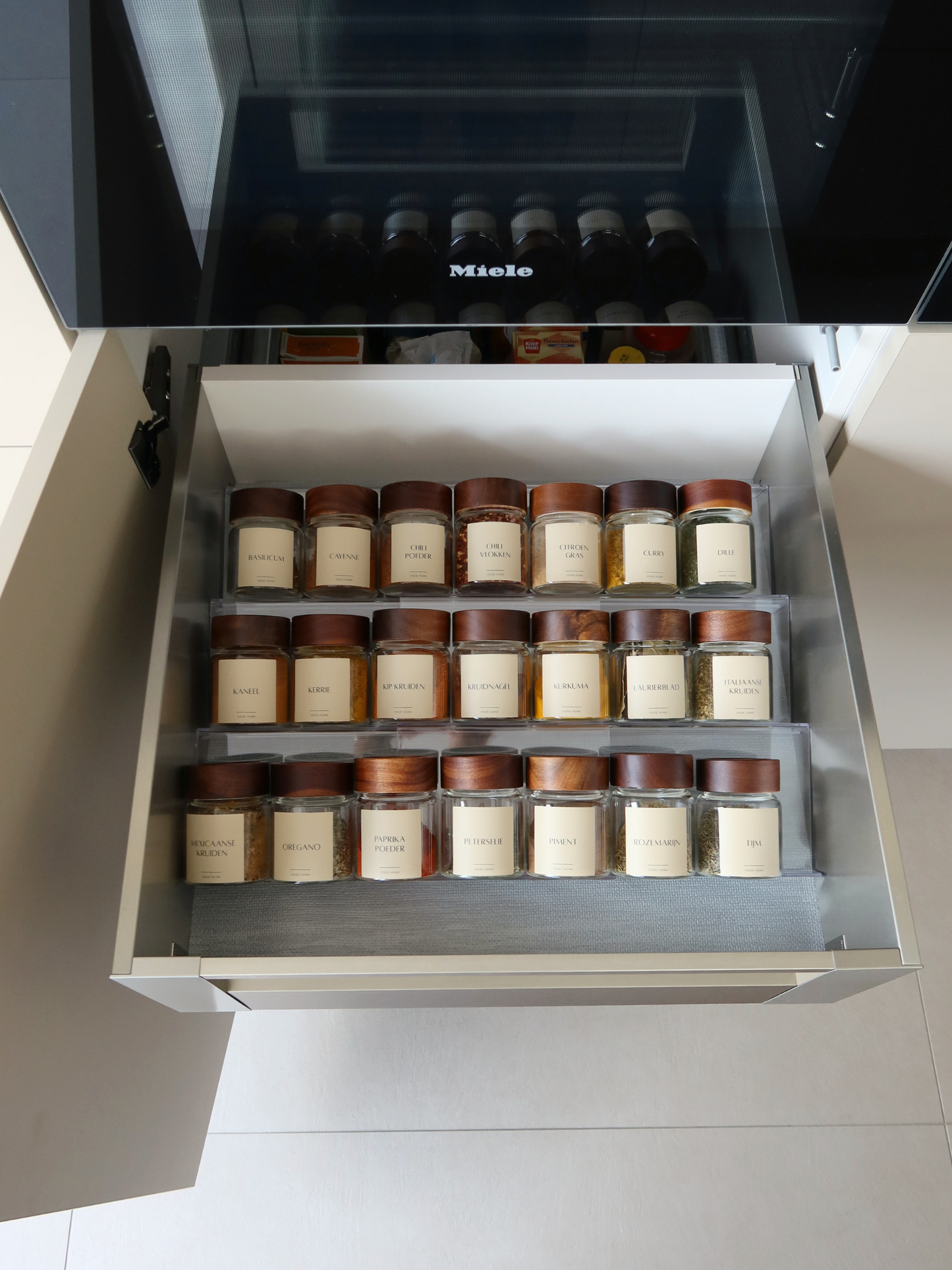 étagère à épices en acrylique pour tiroir, organisateur transparent pour épices dans tiroir, insert en acrylique pour épices, étagère à épices transparente pour tiroirs, organisateur d’épices en acrylique gain de place, support à pots à épices en acrylique, organisateur de tiroir de cuisine en acrylique, étagère à épices en acrylique pour tiroir, étagère à épices moderne pour cuisine, organisateur durable en acrylique, étagère à épices transparente, plateau à épices en acrylique pour tiroir, organisateur 
