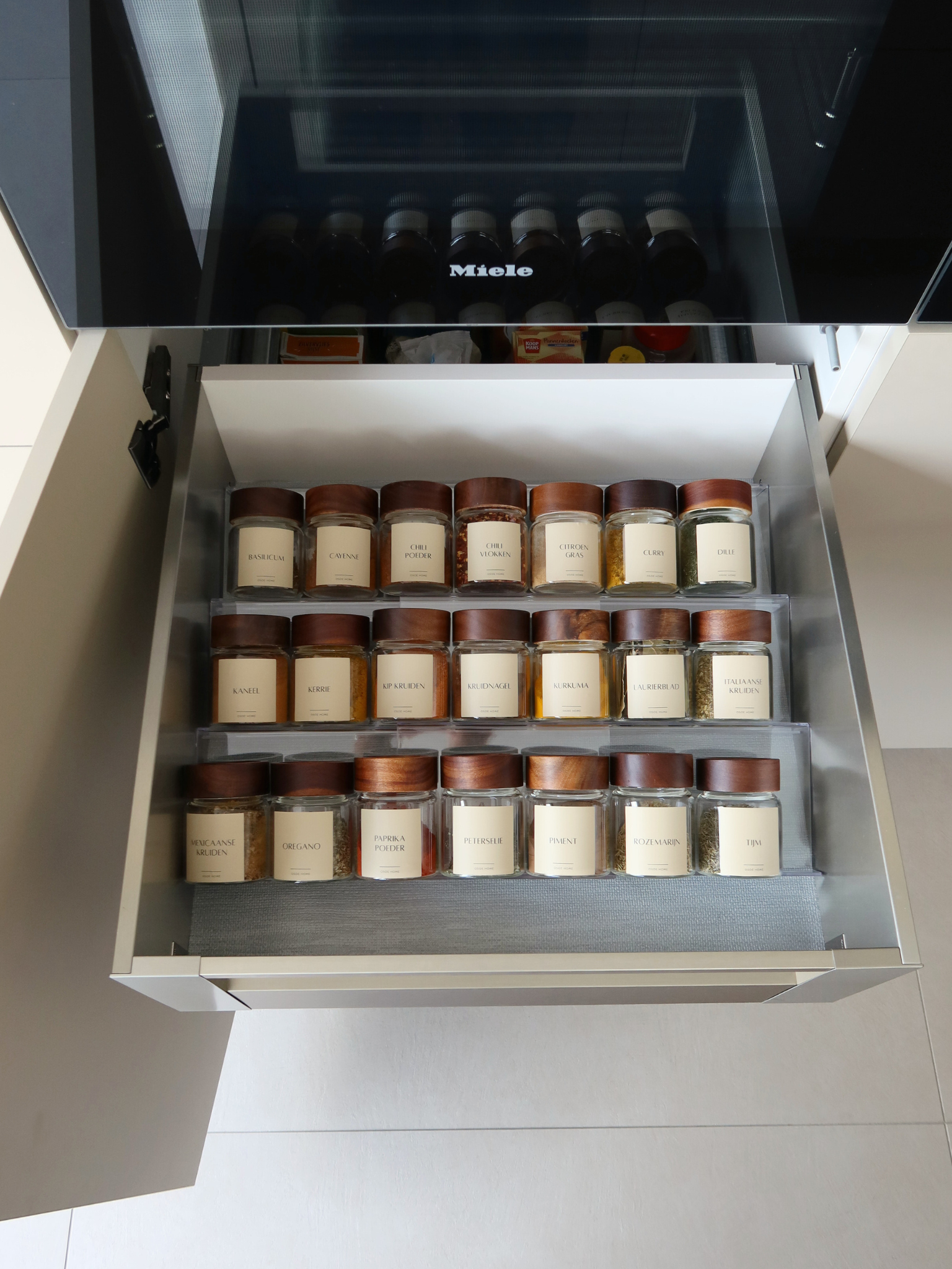 étagère à épices en acrylique pour tiroir, organisateur transparent pour épices dans tiroir, insert en acrylique pour épices, étagère à épices transparente pour tiroirs, organisateur d’épices en acrylique gain de place, support à pots à épices en acrylique, organisateur de tiroir de cuisine en acrylique, étagère à épices en acrylique pour tiroir, étagère à épices moderne pour cuisine, organisateur durable en acrylique, étagère à épices transparente, plateau à épices en acrylique pour tiroir, organisateur 