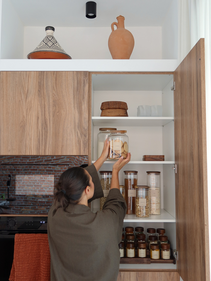 Large storage jar, wide glass jar, jar for flour and meal, jar for rice, glass jar with wooden lid, jar with dark brown acacia wooden lid, airtight storage jar, spacious glass container, jar for bulk storage, glass jar with natural look, wooden lid storage jar, pantry organizer, stylish storage jar, sustainable storage solution, kitchen organizer jar, jar for large quantities, glass kitchen jar, large pantry jar, wide jar.