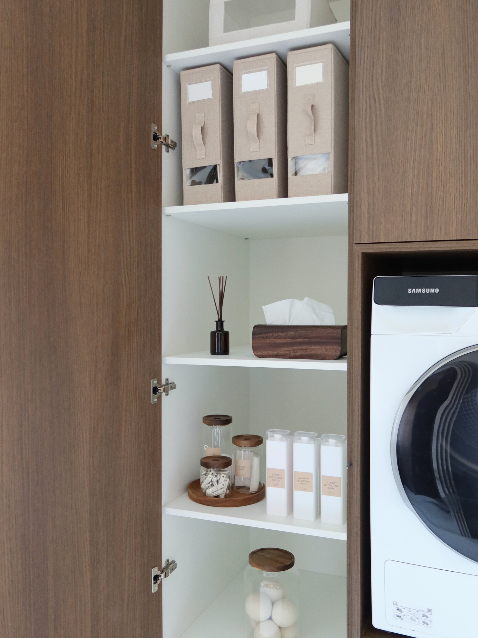 organisateur de draps beige, organiseur de linge de maison, rangement pour draps, organiseur en tissu beige, solution de rangement chambre, organisation linge de maison, rangement en tissu beige, organiseur de linge de lit, organiseur d’armoire beige, support de draps gain de place, rangement couleur neutre, organisation chambre à coucher, rangement organisation maison, organiseur en tissu doux, rangement ordonné des draps