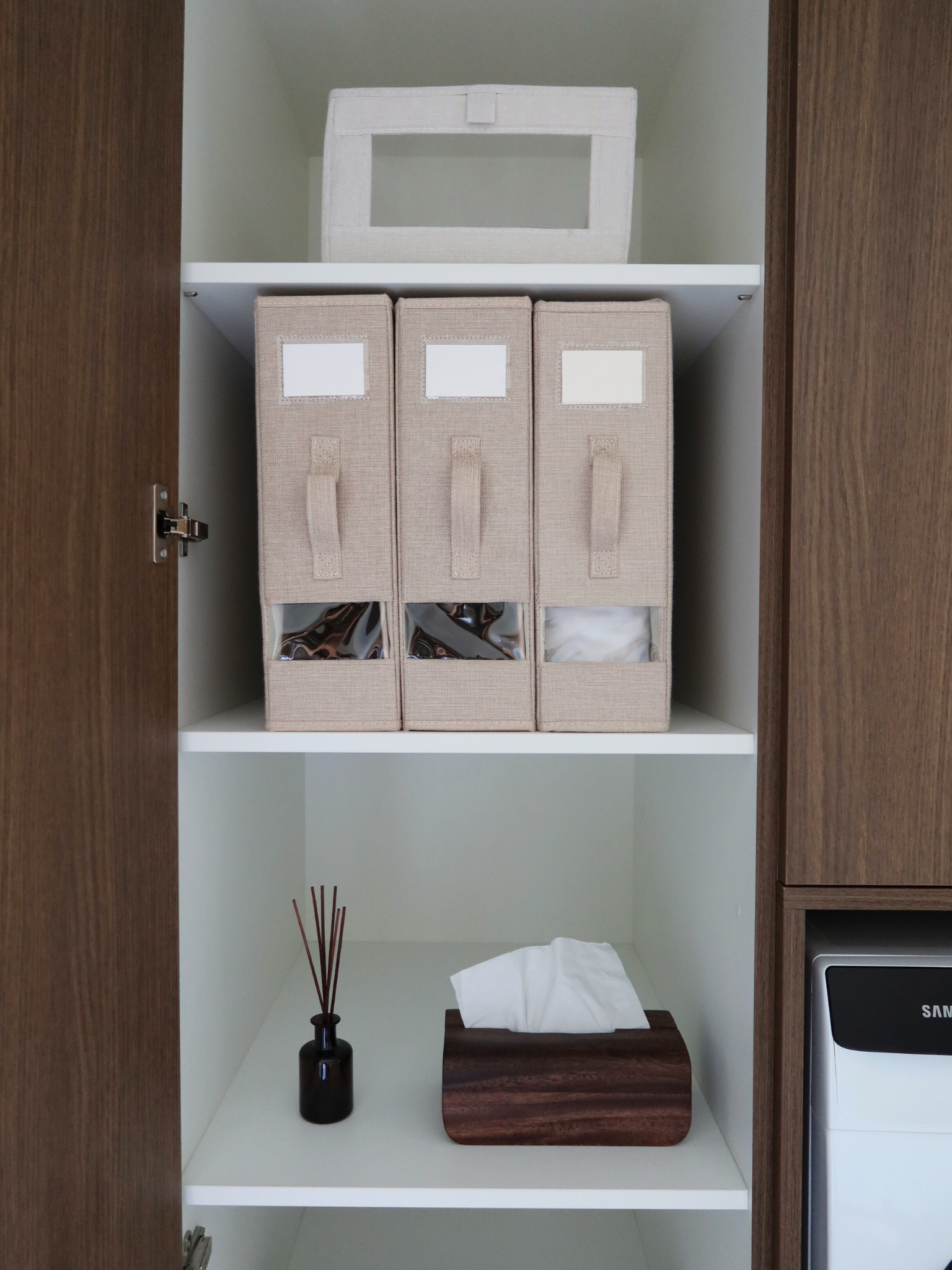 boîte à vêtements, conteneur à vêtements, boîte de rangement vêtements, rangement des vêtements, boîte à vêtements transparente, boîte à vêtements empilable, boîte à vêtements en plastique, organiseur de tiroir pour vêtements, conteneur à vêtements pliable, boîte de rangement minimaliste, système de rangement penderie, ranger les vêtements proprement, boîte de rangement pour vêtements, vue d’ensemble dans la garde-robe, boîte à vêtements gain de place, solution de rangement vêtements