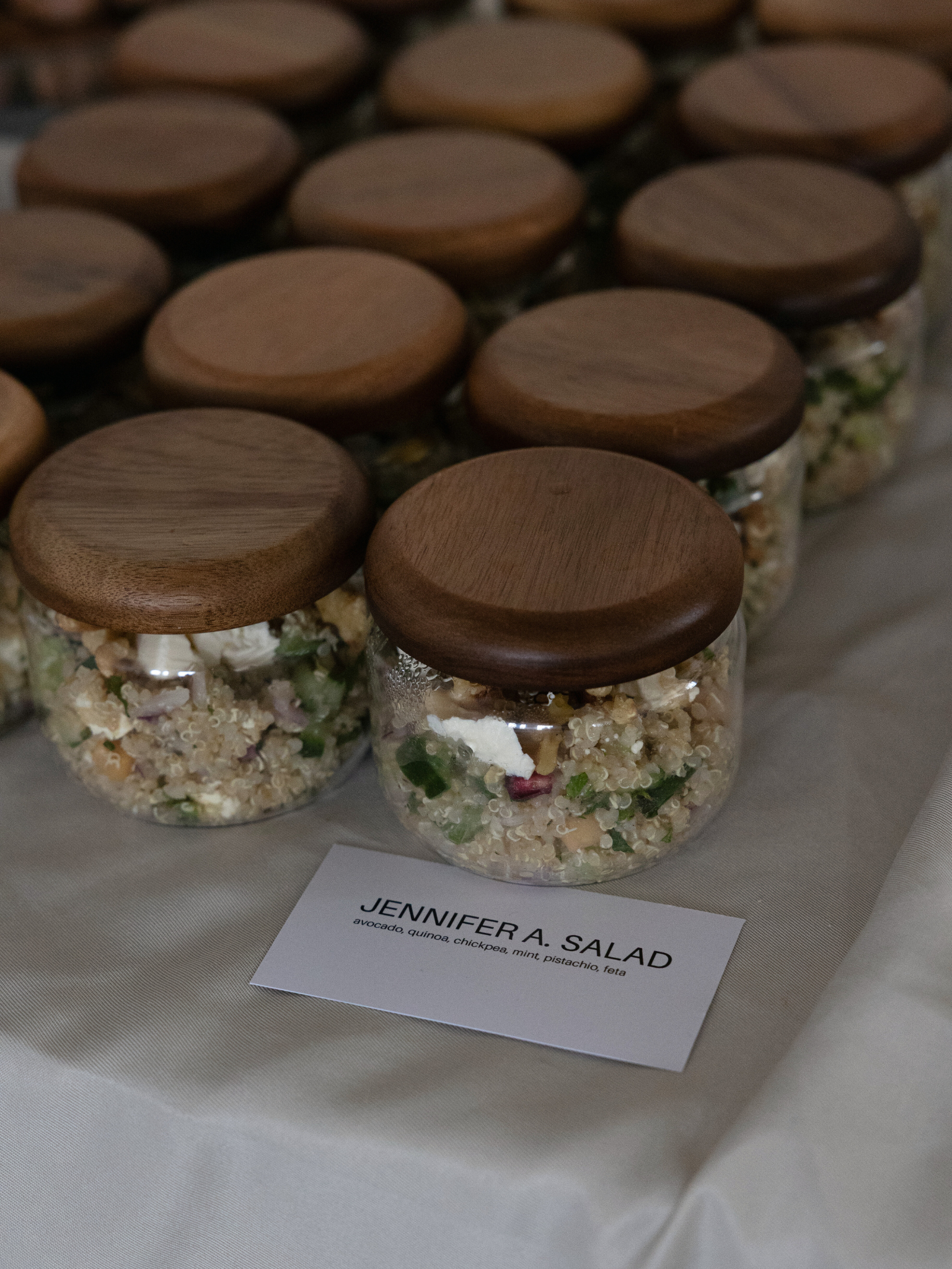 Kruidenpotjes met strooideksel. Kruidenpotjes vierkant rond. Kruidenrek. Kruidenpotjes glas. Deksel hout bamboe acacia. Kruidenpotjes met stickers labels etiketten. Kruidenpotje glazen. Kruiden bewaren. Kruiden organizer. Kruiden organizer lade. Kruiden organiseren. Kruiden organizer uitschuifbaar. Set. Schroefdeksel. Kruidenpotje zwart. Luchtdicht. Keuken organiseren.  Spice jar. Spice jars with labels. Spice jar acacia. Gewürzgläser mit Etiketten. Gewürzglas Akazie. Pots à épices avec étiquettes.